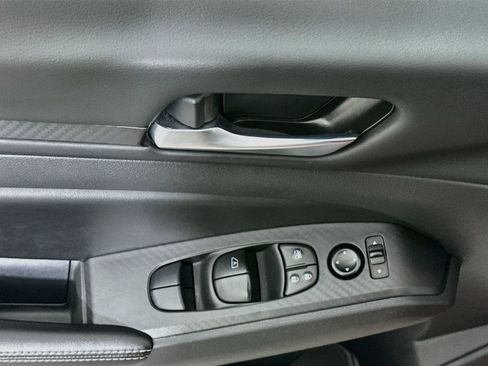 Used 2024 Nissan Altima 2.5 SV FWD image 15