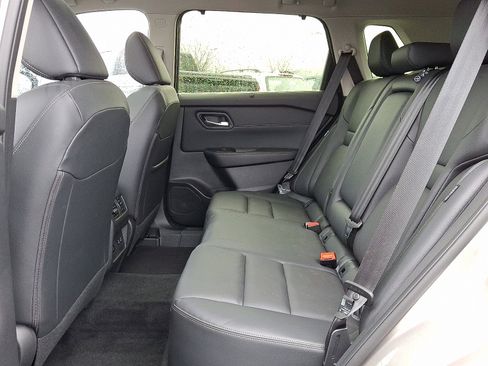 Certified 2025 Nissan Rogue SL w/ Tech Package image 10