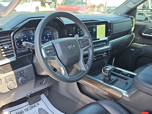 Used 2024 Chevrolet Silverado 1500 LT Trail Boss w/ LT Trail Boss Premium Package AWD/4WD image 18