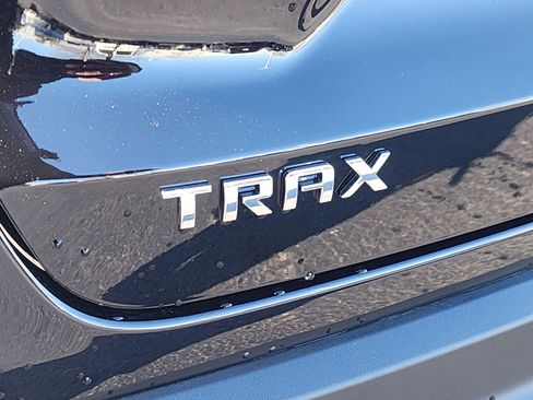 New 2026 Chevrolet Trax LT w/ Driver Confidence Package image 10