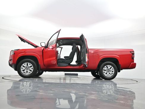 Used 2022 Nissan Frontier SV image 57