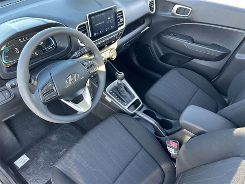 New 2026 Hyundai Venue SE image 17