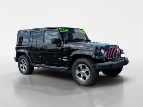 Used 2017 Jeep Wrangler Unlimited Sahara w/ Connectivity Group AWD/4WD image 8