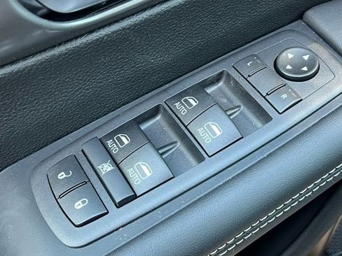 New 2026 Chrysler Pacifica Select FWD image 15