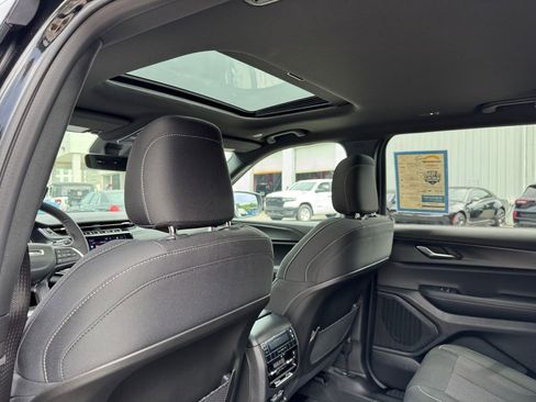 New 2025 Jeep Grand Cherokee L Laredo w/ Luxury Tech Group I image 18