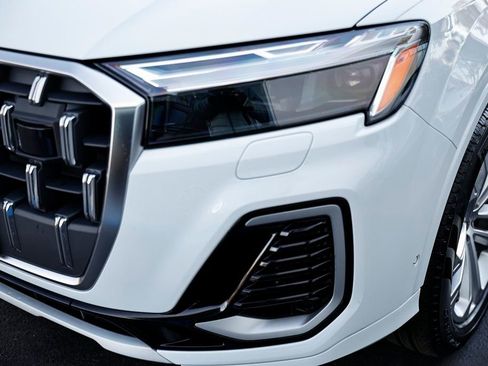 Used 2025 Audi Q7 3.0T Premium Plus image 12