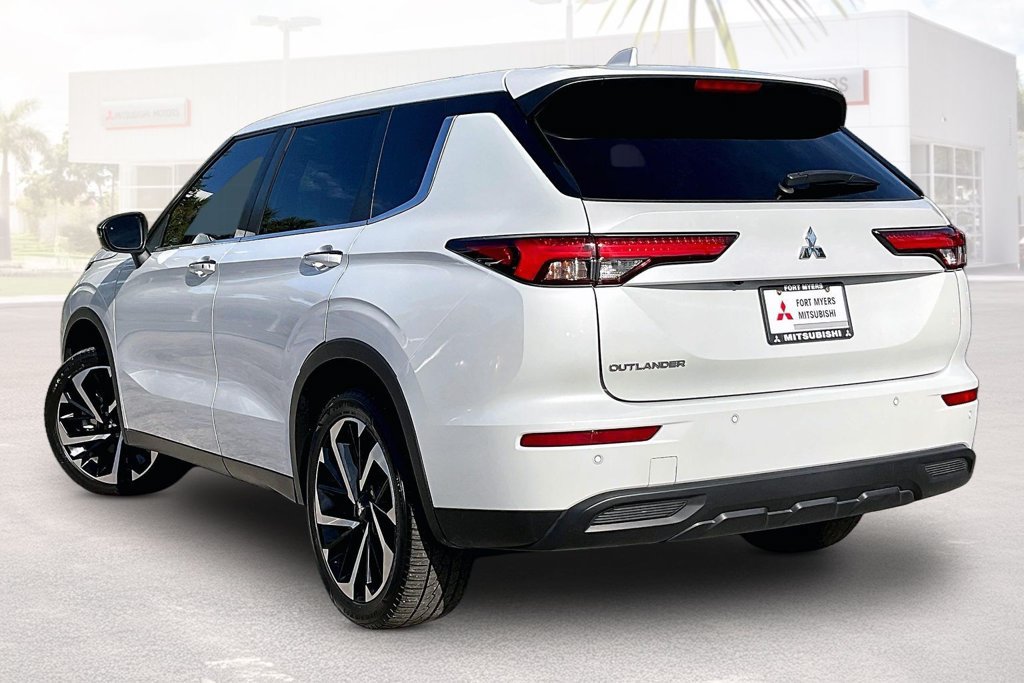 Used 2022 Mitsubishi Outlander SE FWD image 29