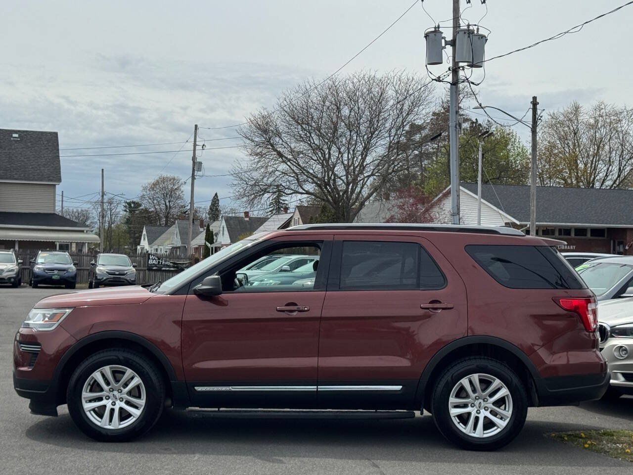 Used 2018 Ford Explorer XLT AWD/4WD image 4