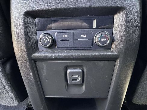 Used 2022 Chevrolet Traverse LT w/ LPO, Floor Liner Package AWD/4WD image 14