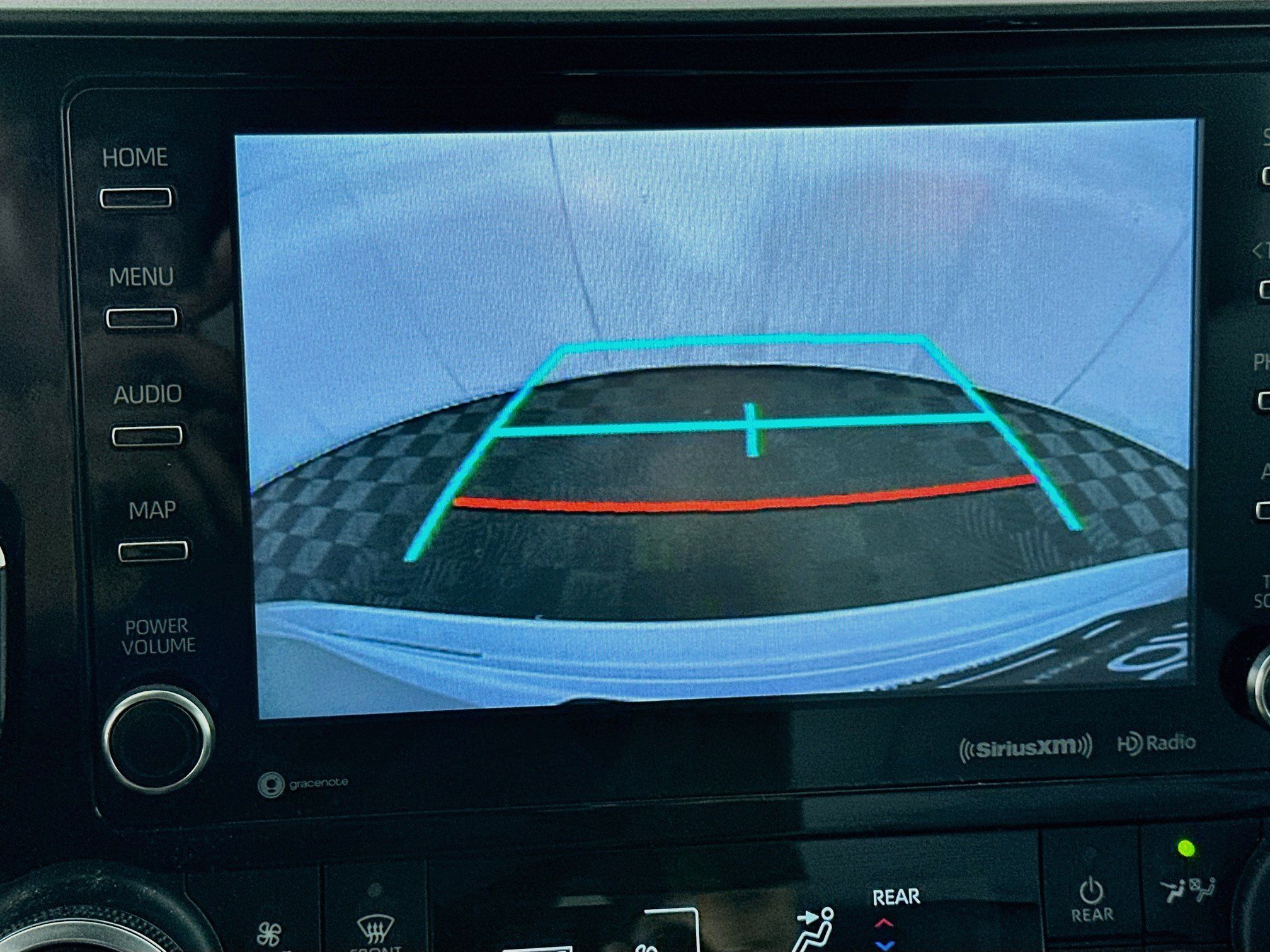 Used 2022 Toyota Highlander LE FWD image 22