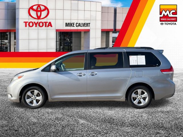 Used 2012 Toyota Sienna LE FWD image 10