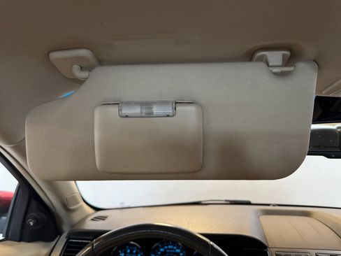 Used 2010 Ford Taurus SEL FWD image 23