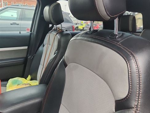 Used 2017 Ford Explorer XLT w/ XLT Appearance Package image 16