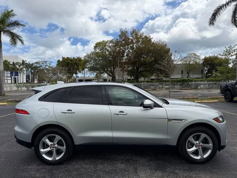 Used 2017 Jaguar F-PACE Premium image 14