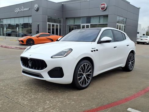 New 2026 Maserati Grecale Modena image 2