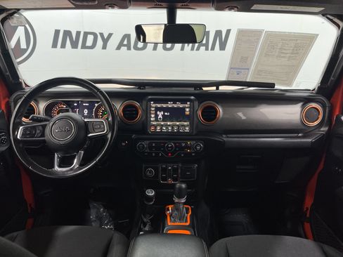Used 2020 Jeep Wrangler Unlimited Sahara w/ Uconnect 4C Nav & Sound Group AWD/4WD image 17