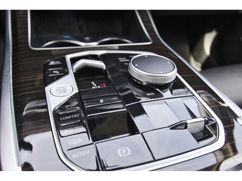 Used 2025 BMW X7 xDrive40i image 23