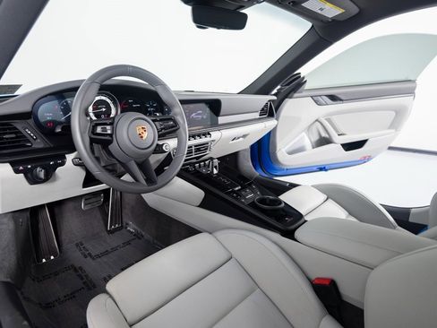 Certified 2024 Porsche 911 Carrera GTS image 4