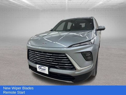 Used 2025 Buick Enclave Preferred image 6