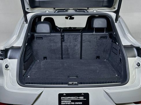 Certified 2025 Porsche Cayenne Turbo AWD/4WD image 27