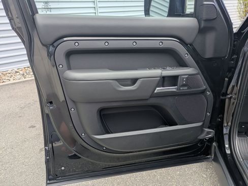 New 2026 Land Rover Defender 110 X-Dynamic SE AWD/4WD image 13