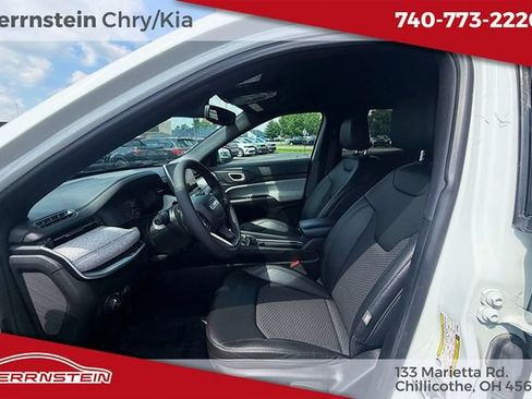 Used 2024 Jeep Compass Latitude AWD/4WD image 22