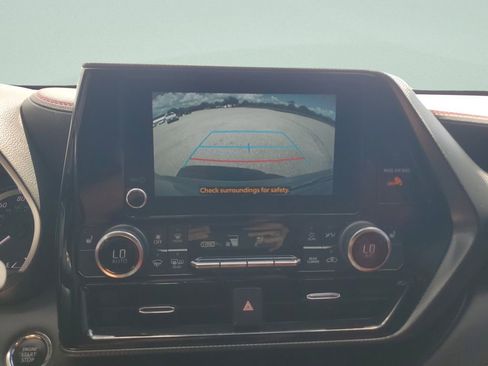 Used 2023 Toyota Highlander XSE image 17