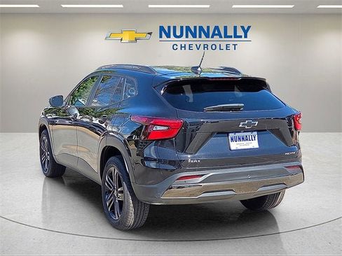 Certified 2025 Chevrolet Trax ACTIV w/ Driver Confidence Package image 3
