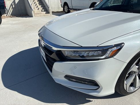 Used 2020 Honda Accord Touring image 10