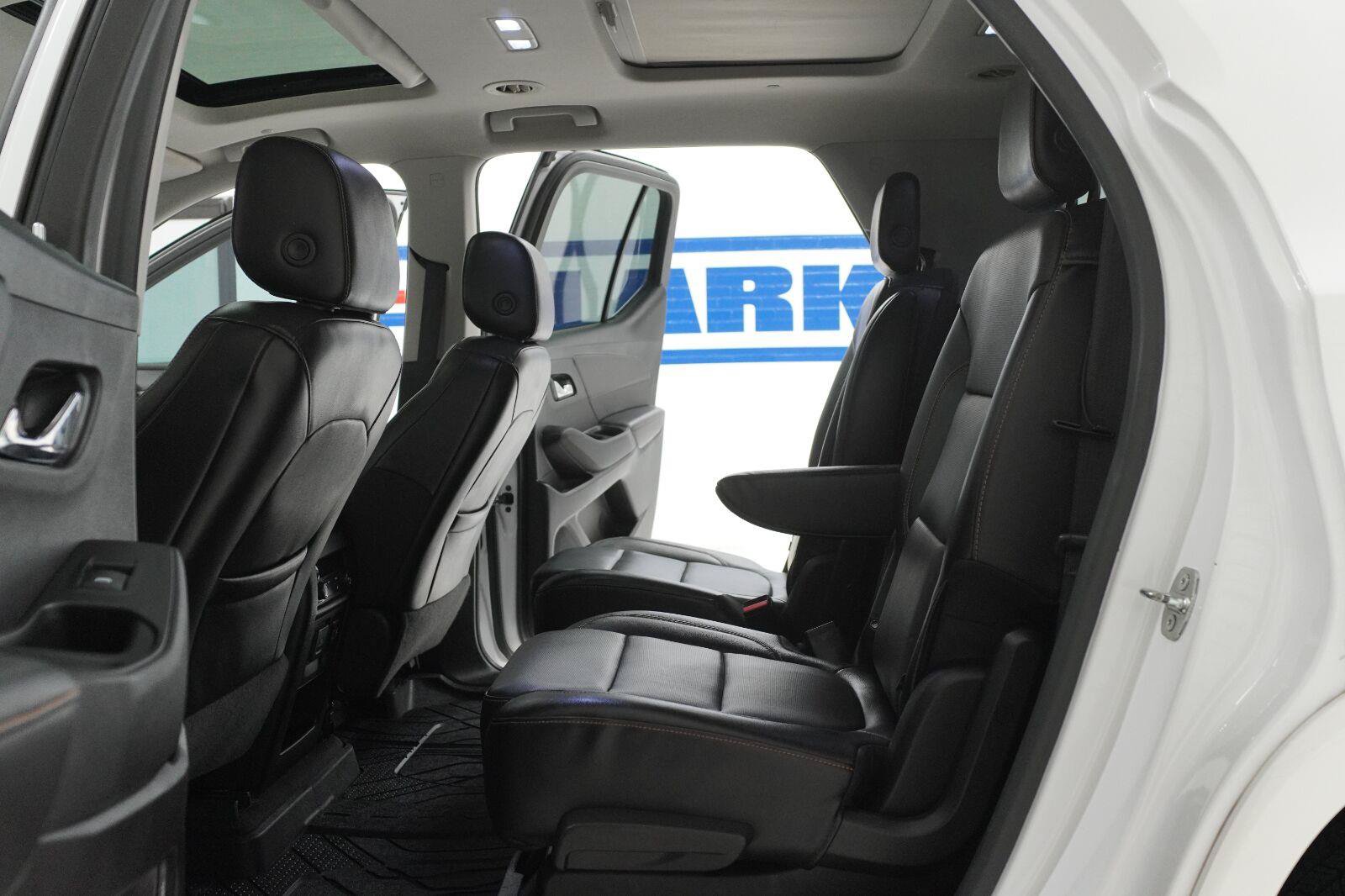 Used 2018 Chevrolet Traverse Premier w/ Driver Confidence II Package FWD image 28