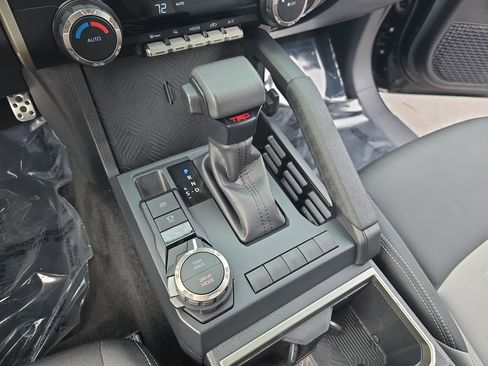 Used 2024 Toyota Tacoma TRD Sport image 27