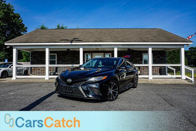 Used 2018 Toyota Camry SE FWD image 1