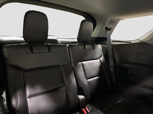 Used 2022 Ford Explorer Limited w/ Equipment Group 301A AWD/4WD image 27