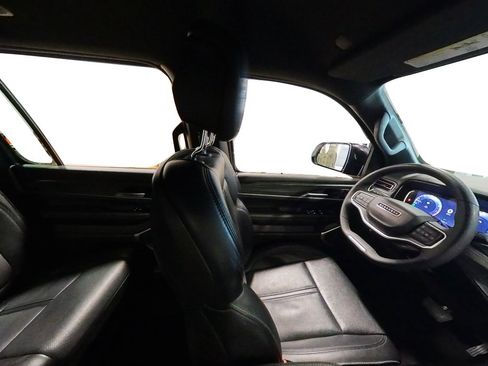 Used 2024 Jeep Wagoneer Series II w/ Flexible Seating Group image 47