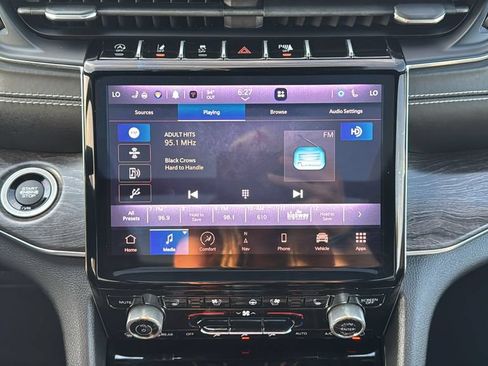 Used 2022 Jeep Grand Cherokee L Overland w/ Luxury Tech Group IV AWD/4WD image 27