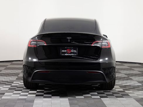 Used 2022 Tesla Model Y Performance AWD/4WD image 6