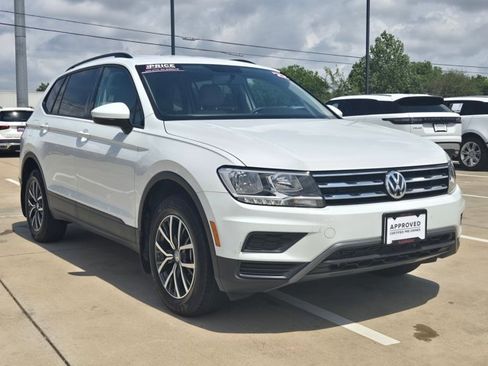 Used 2021 Volkswagen Tiguan S image 3