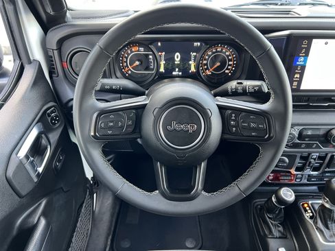 Used 2025 Jeep Wrangler Unlimited Rubicon AWD/4WD image 25