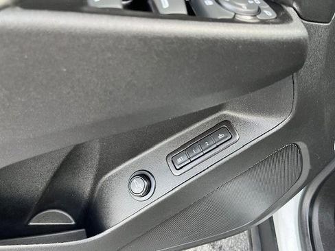 Used 2022 Chevrolet Equinox Premier image 11