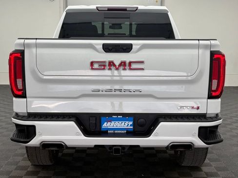 Used 2024 GMC Sierra 1500 AT4 w/ AT4 Premium Package AWD/4WD image 8