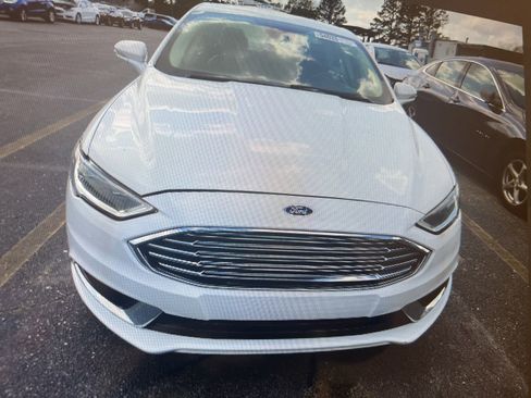 Used 2018 Ford Fusion SE w/ Equipment Group 602A image 11