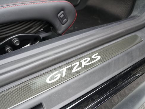 Used 2019 Porsche 911 GT2 RS RWD image 21