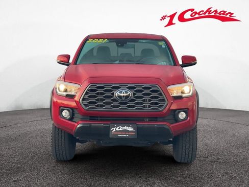 Used 2021 Toyota Tacoma TRD Off-Road w/ Technology Package AWD/4WD image 31