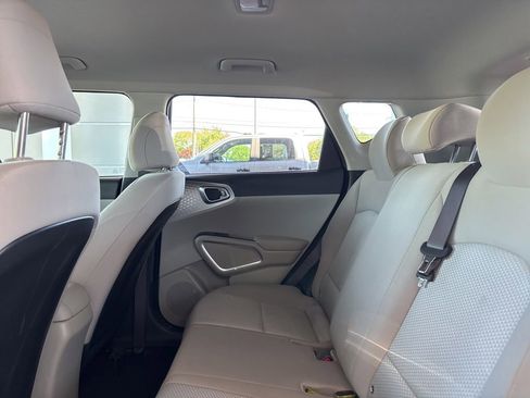 Used 2023 Kia Soul LX w/ Option Group 015 FWD image 21