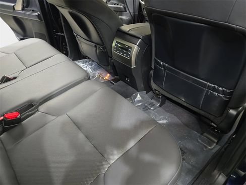 Certified 2023 Lexus GX 460 Premium image 11