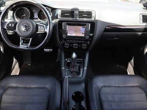 Used 2017 Volkswagen Jetta GLI image 2