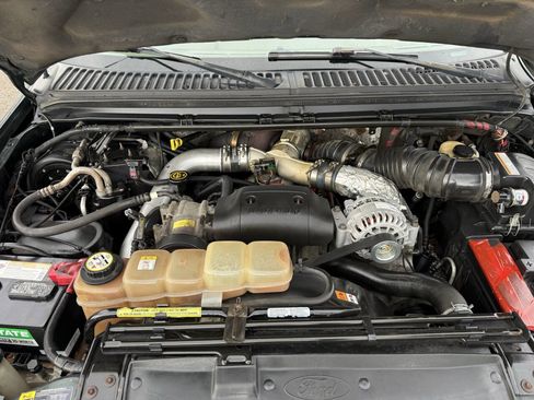 Used 2002 Ford F350 Lariat image 12