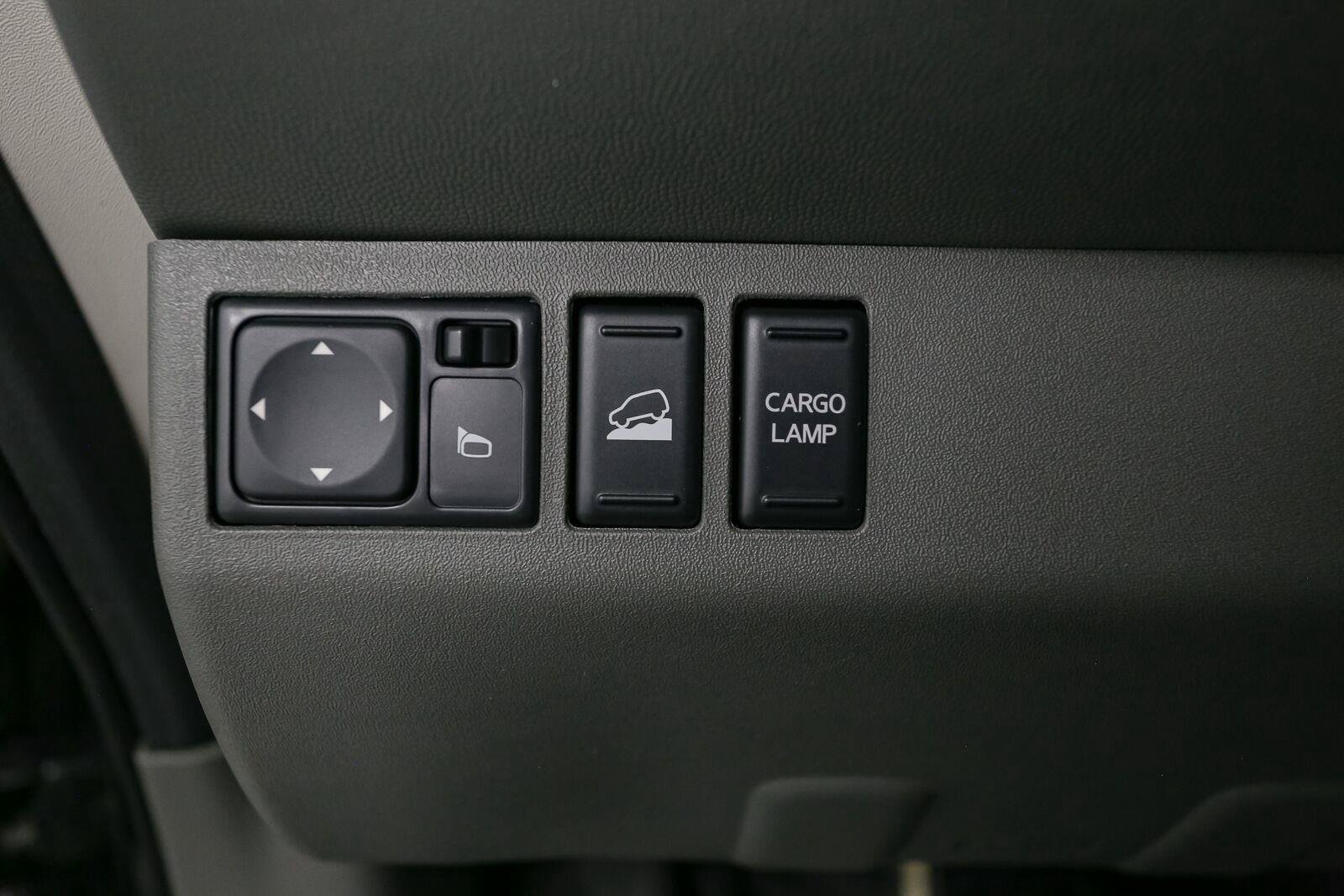 Used 2021 Nissan Frontier SV w/ Midnight Edition Floor Mats AWD/4WD image 36