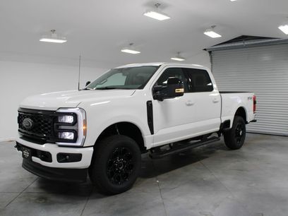 New 2026 Ford F250 Lariat w/ Black Appearance Package
