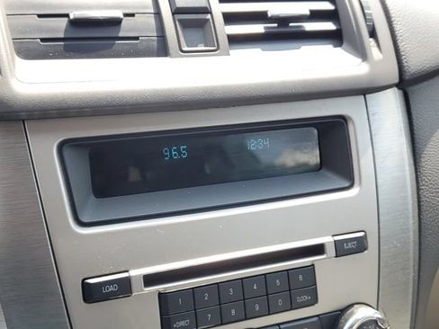Used 2011 Ford Fusion SE FWD image 20